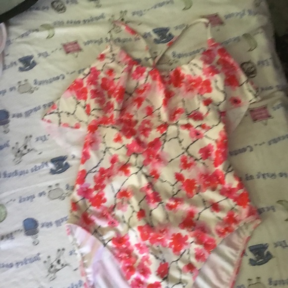 TART Swim one piece ruffled floral swimsuit with laced back S NWT pink red - Picture 8 of 10